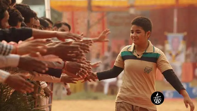 Zaira Wasim Wiki, Age, Boyfriend, Biography, Family