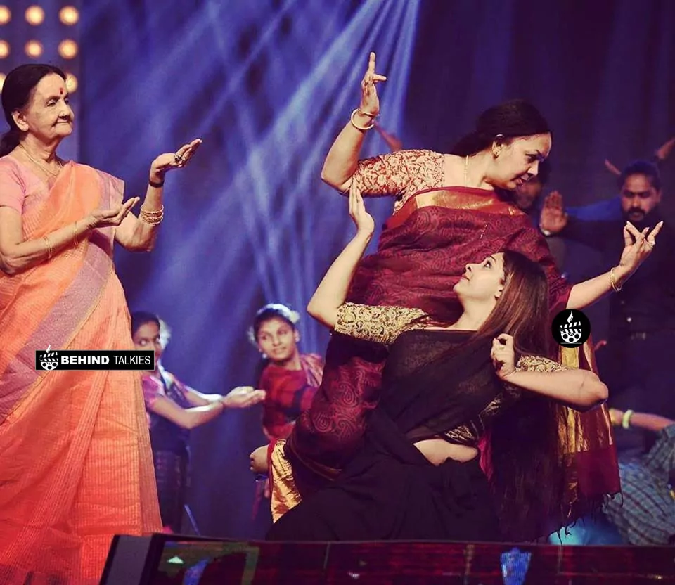 Sowbhagya with her mother Tharun Kalyan and her Grand Mother Subalakshmi - 3 generation dancer