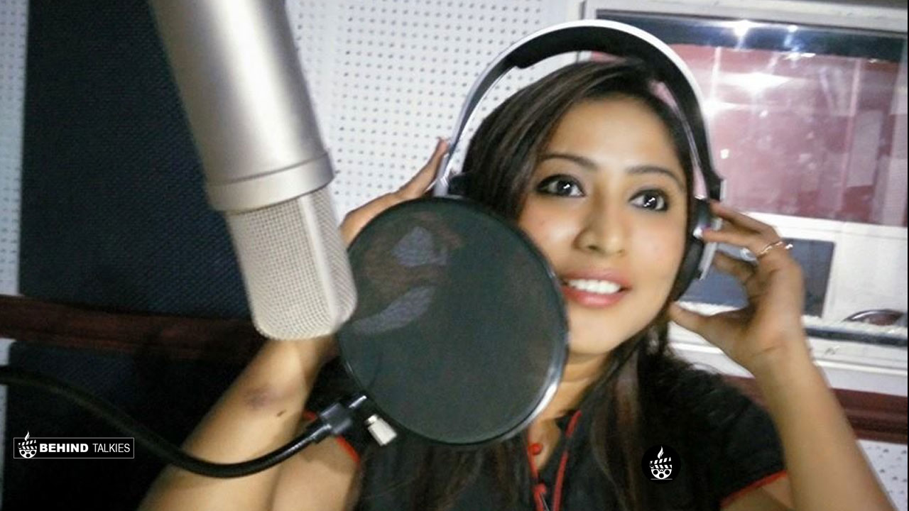 Archana Suseela In Radio Station