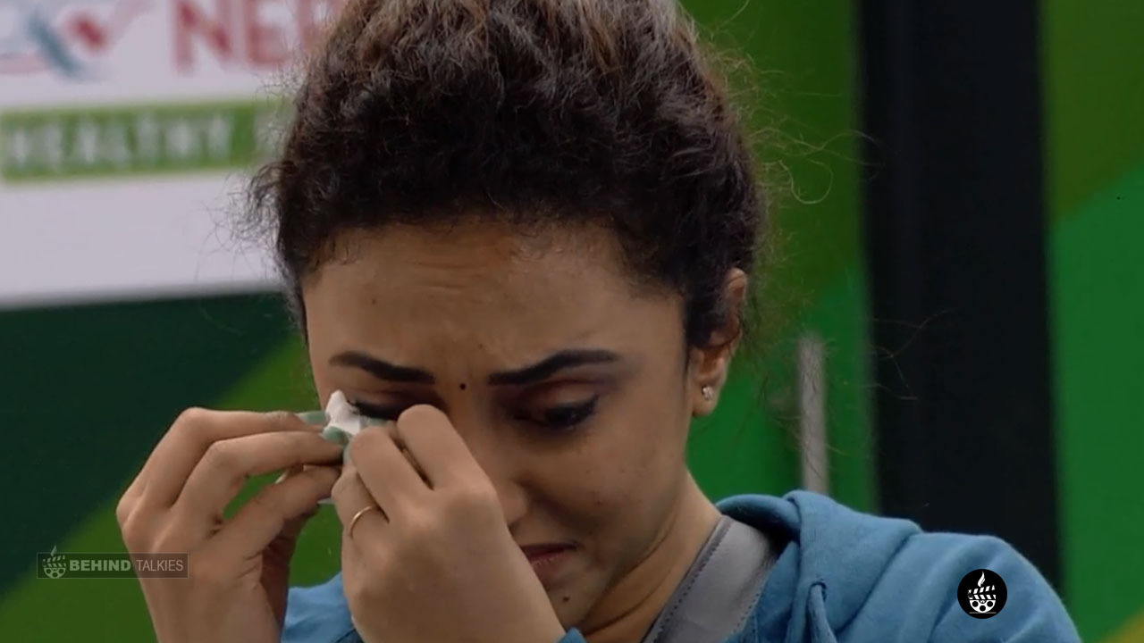 Pearle Maaney Crying First day in Bigg Boss