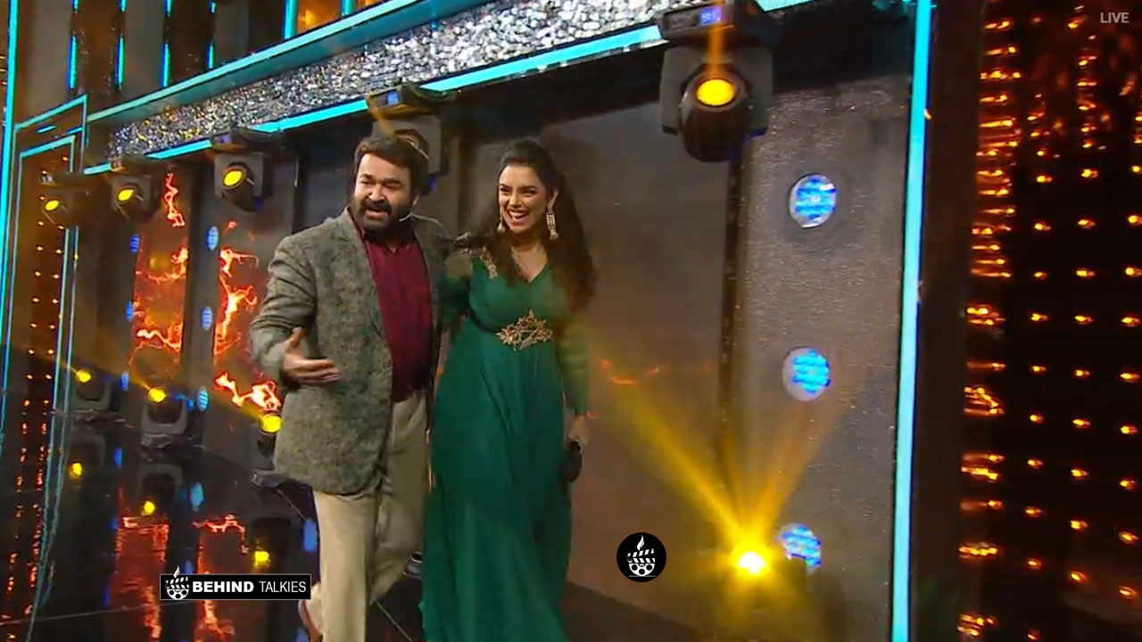 Swetha Menon with Mohanlal before entering into Bigg Boss House