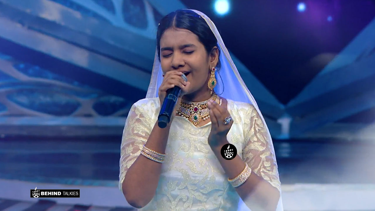 Super Singer Anushya in Getup Round